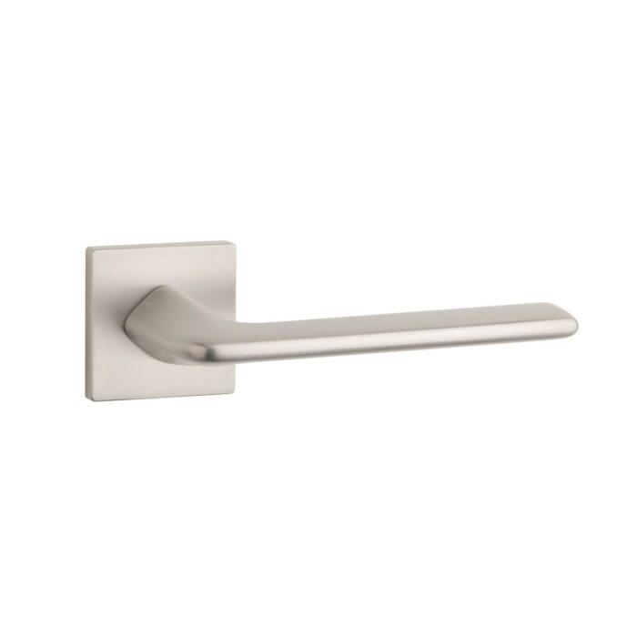 The Lila handle in satin nickel with a square rosette offers a sleek, modern look, perfect for luxury indoor spaces.