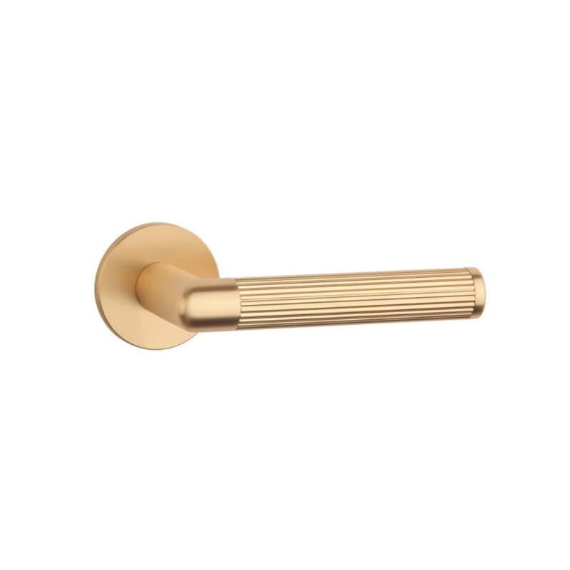 Discover the Lobelia on Round Rosette by Aprile at Tev Handles, a matt gold premium door handle perfect for modern interiors and luxury indoor spaces.